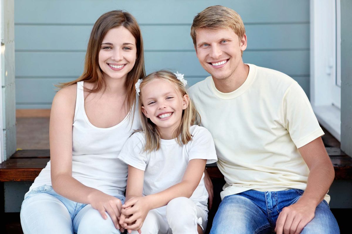 Løsninger på gjeldsproblemer får familien til å smile